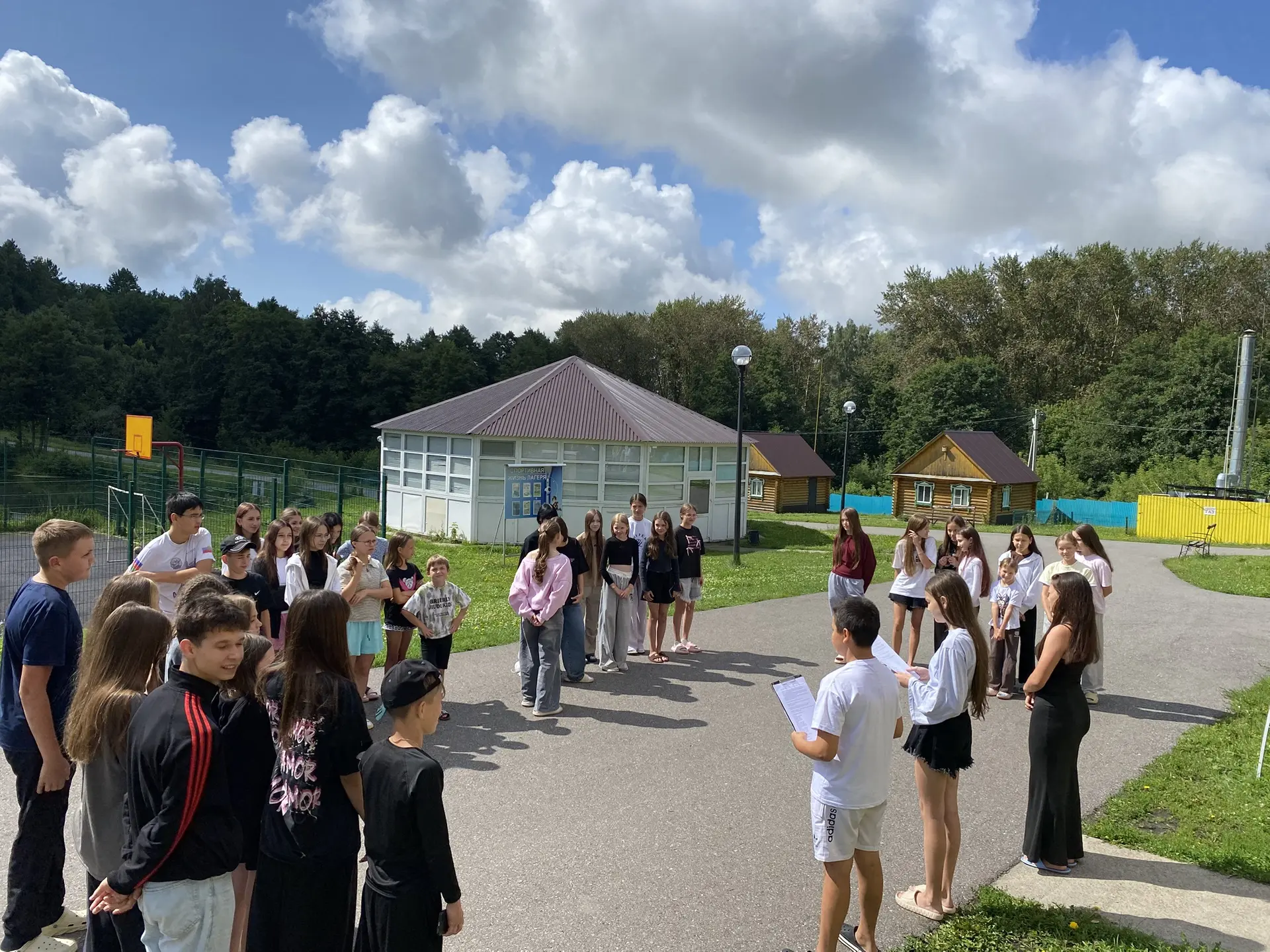 Друзья! 👋❤️

Сегодня в нашем лагере торжественно закрылась третья смена «Герои Отечества» 🏕️⭐. Гла