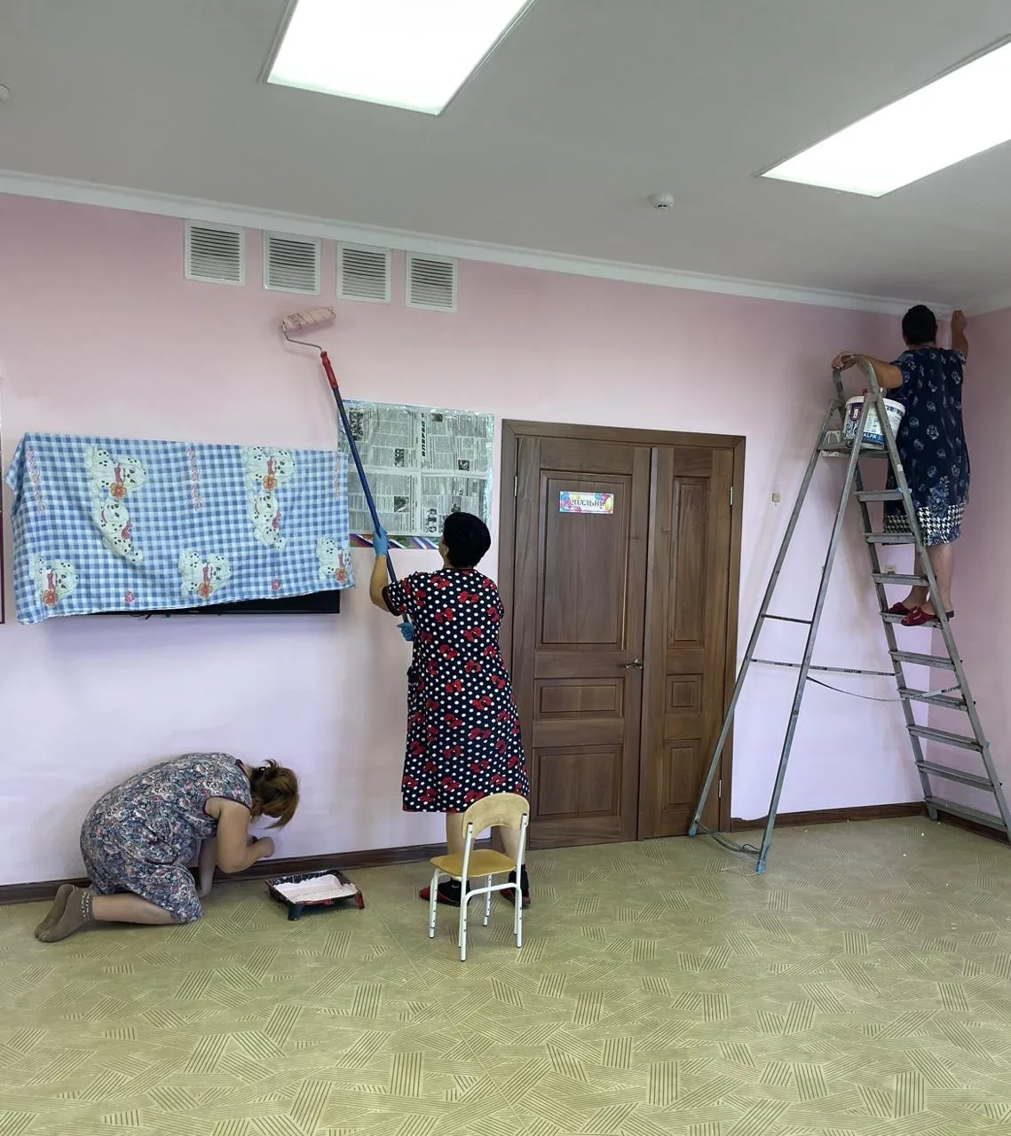 «В нашем детском саду идёт плановый косметический ремонт».