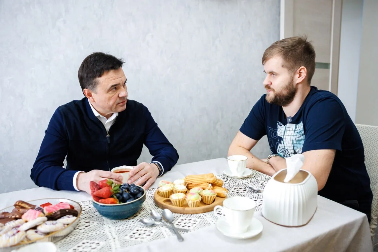 🏡 Поздравил семью Булдаковых из Сергиева Посада с новосельем — они переехали в декабре, накануне Нов