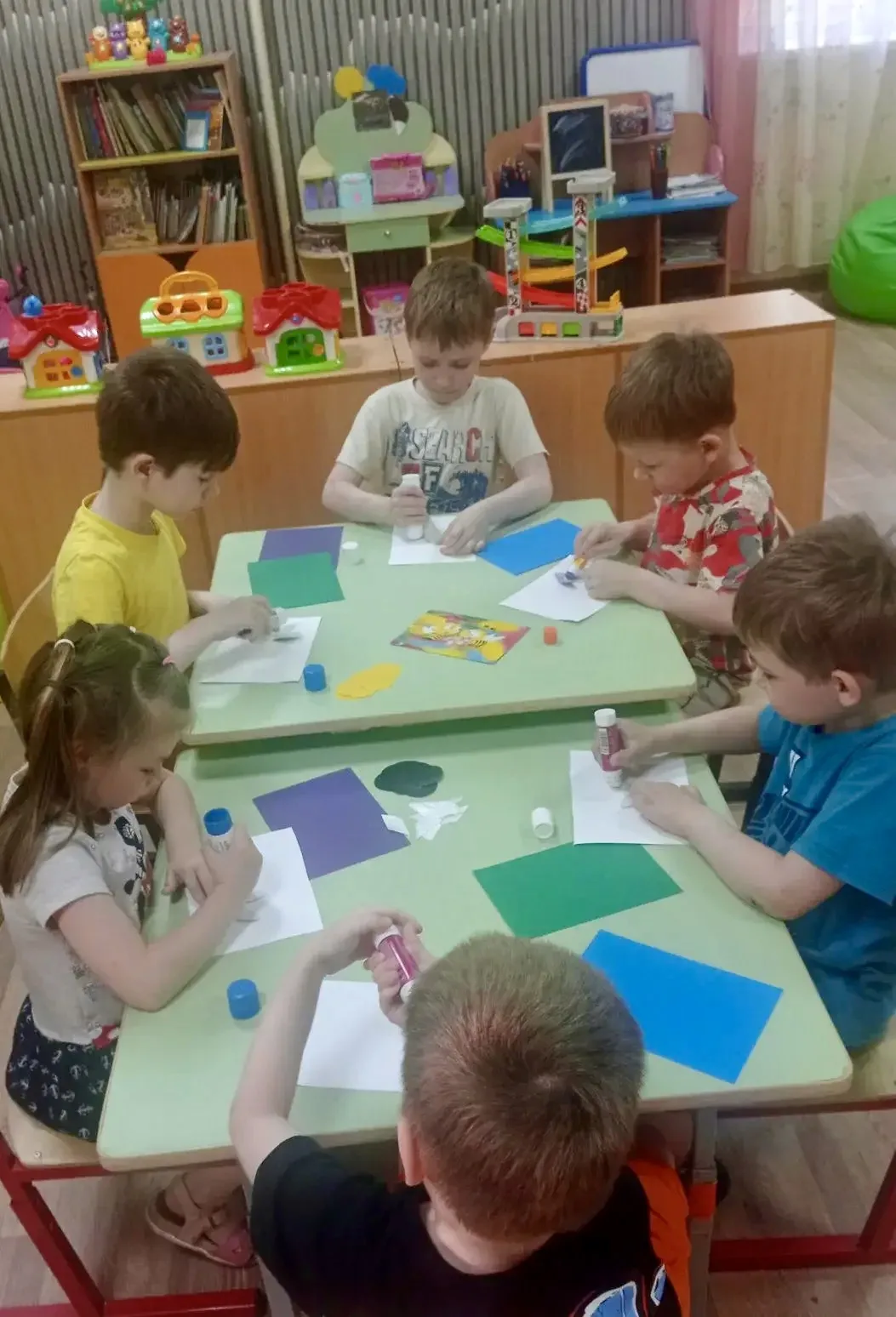 🐝 20 мая, в рамках Всемирного дня пчел, воспитатель Елена Алексеевна Целовальникова, д...