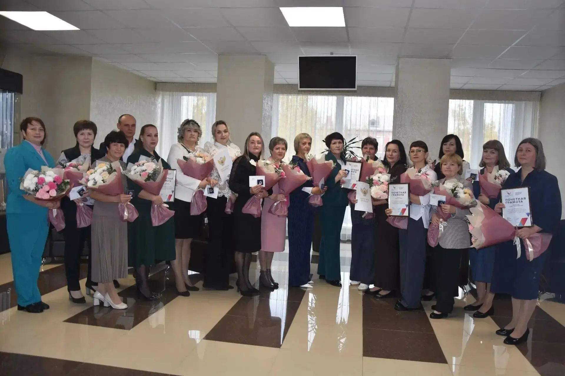 Сегодня наша страна отмечает День учителя, особый праздник, посвященный людям, чье приз...