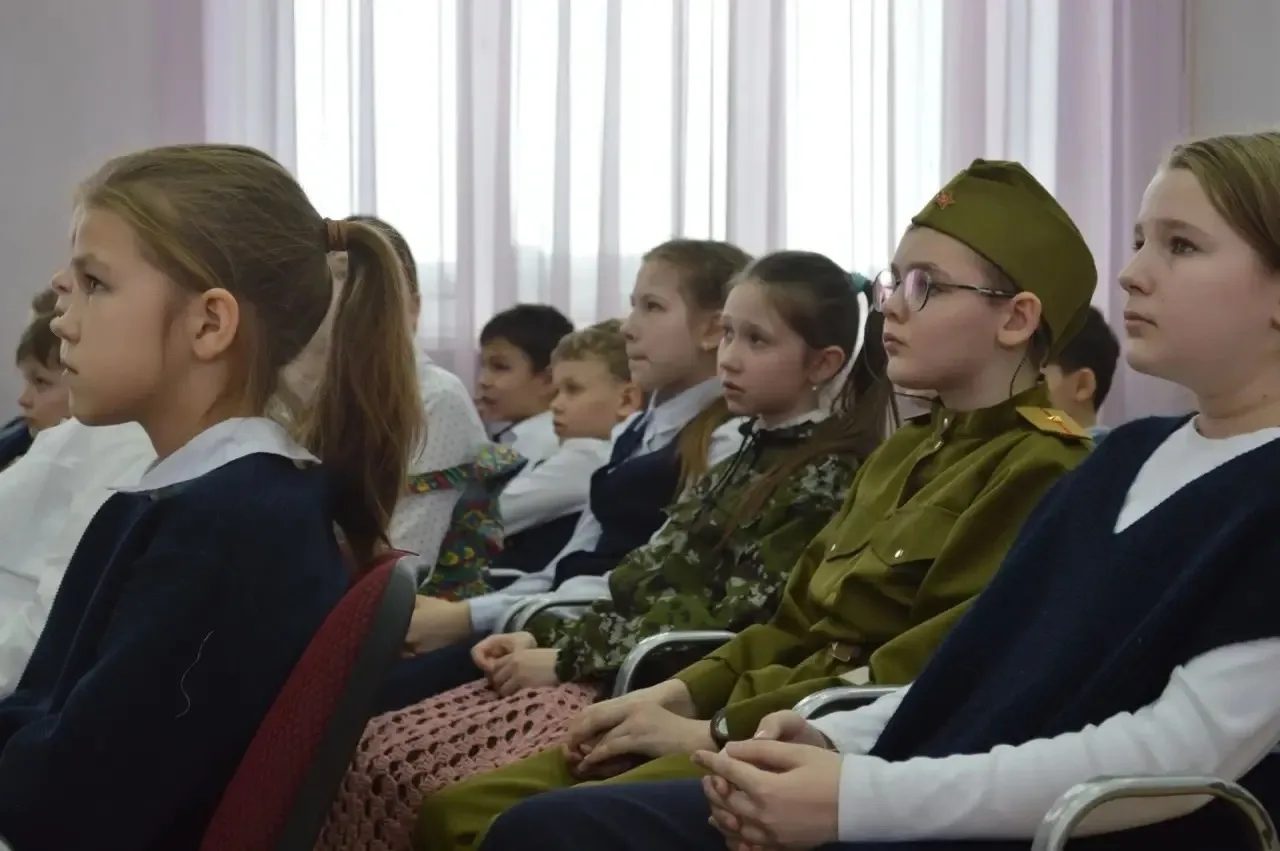 🏵️ В нашей школе продолжается месячник по  гражданско-патриотическому воспитанию. 12.02 для учащихся