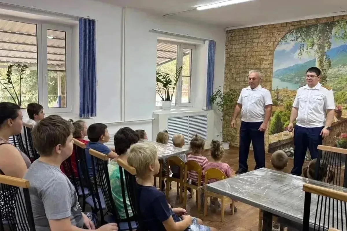 В Будённовске следователи навестили ребят из центра «Искра» ❤️