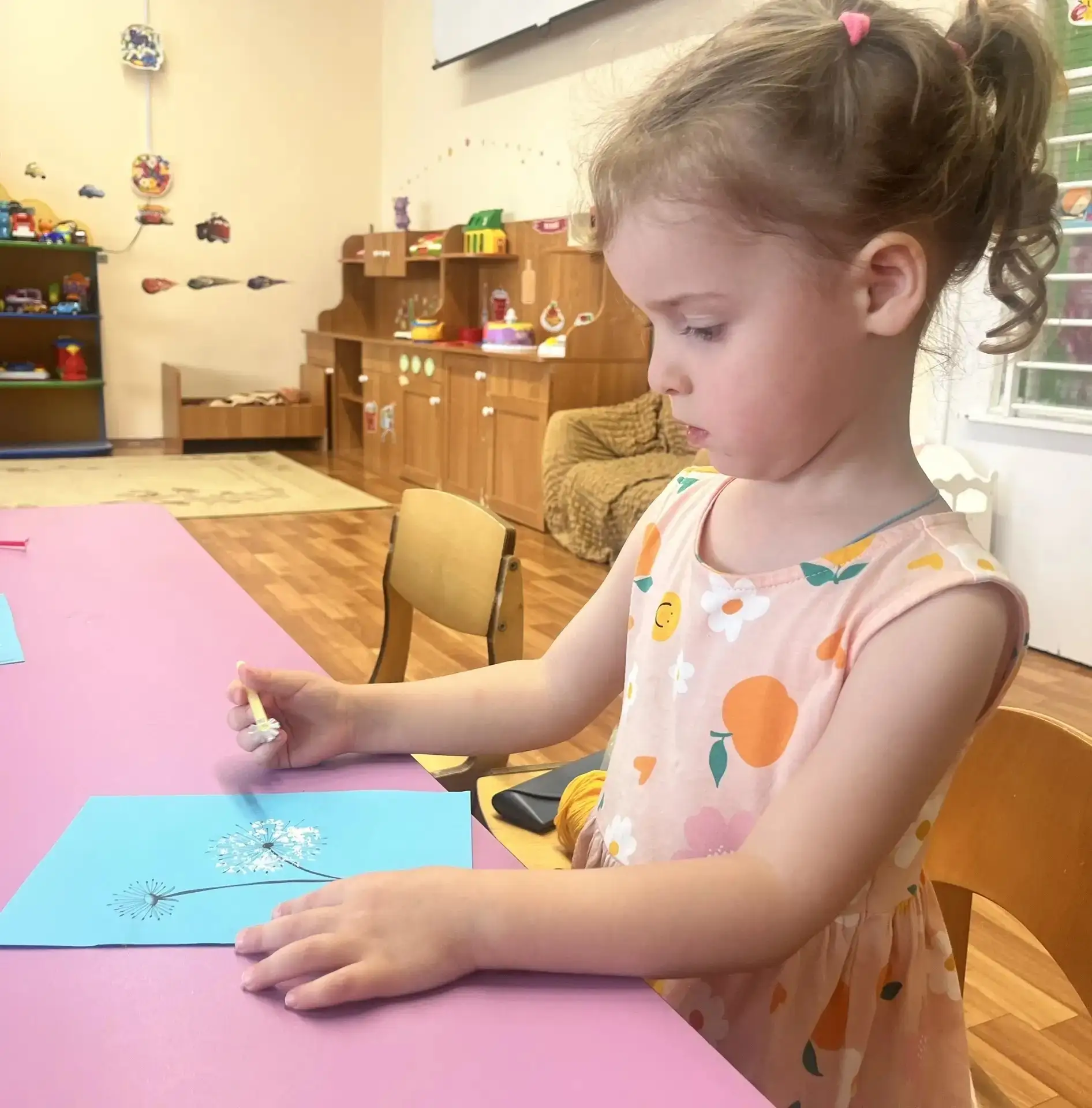 🌼 «Одуванчики в ладошках»: как мама Оксана научила малышей весеннему чуду  В мае, когда за окном всё