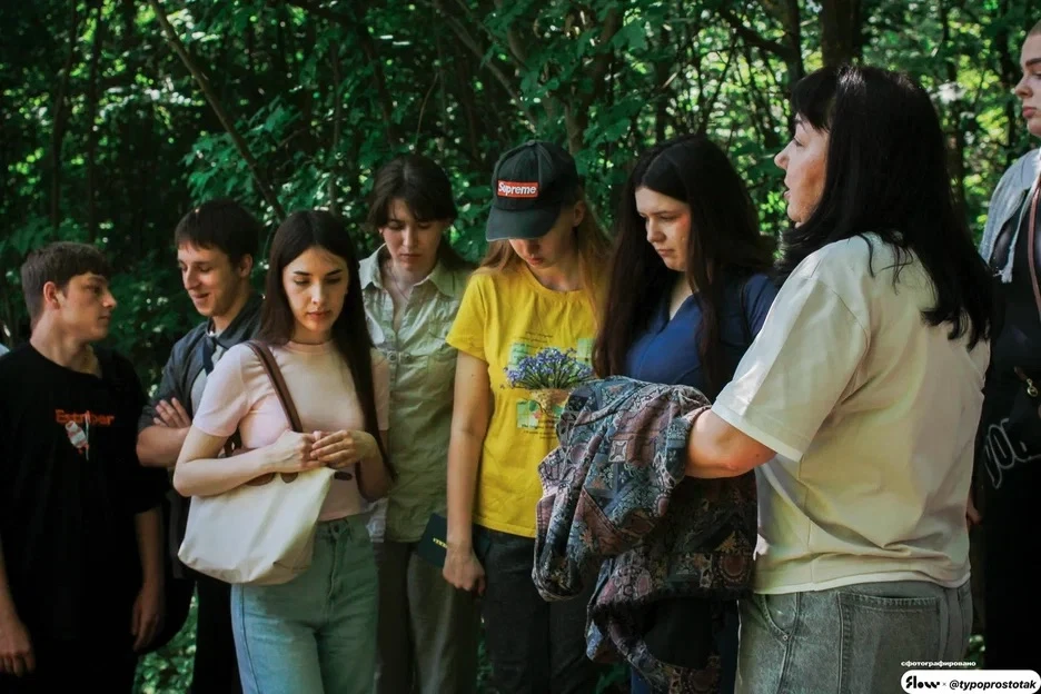 🌳 Студенты ВГЛТУ прошли с экскурсией по экологической тропе Нагорной дубравы