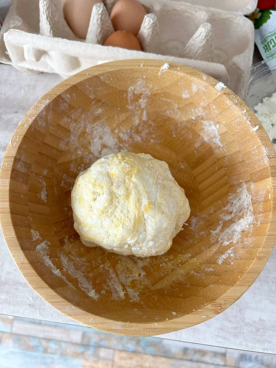 Доброе утро, мои хорошие ❤️  Пирожки из творожного теста с клубничным джемом  Выход ~ 410 гр (5 шт) 