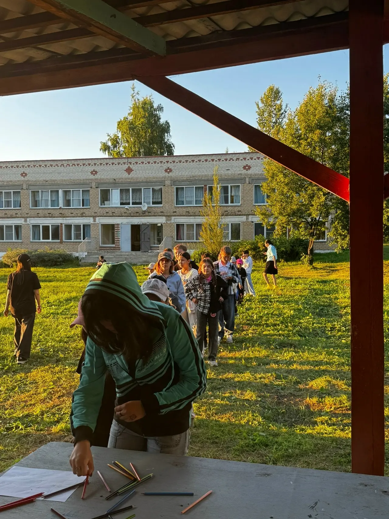 😎 Тишина в лагере? А вот и нет! Это «Тропа доверия»! 😎

🤐 Также 18 июня наш лагерь превратился в 