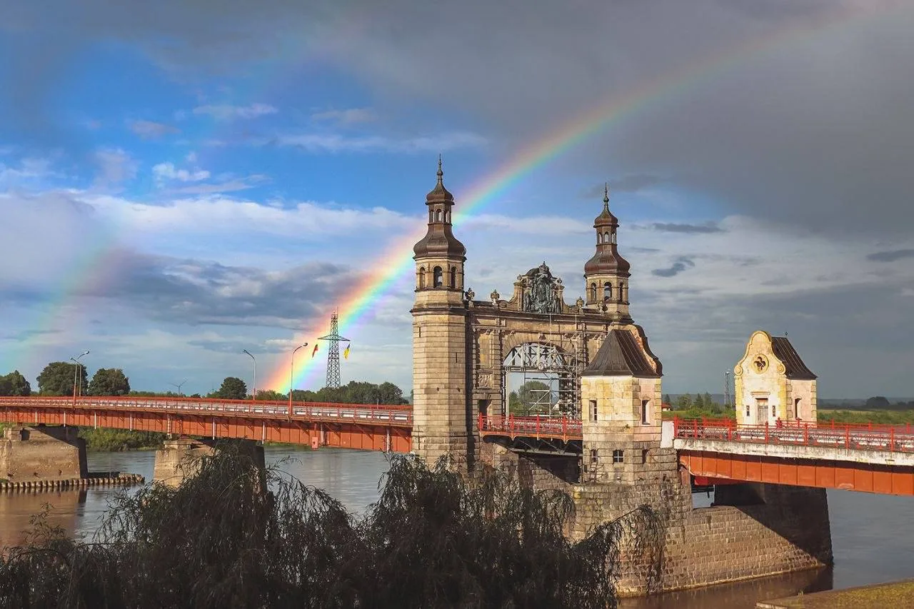 Радуга после сегодняшней грозы 😍
Красиво, красиво

📸Адриана Романова

Если что, ищите нас тут - 
�