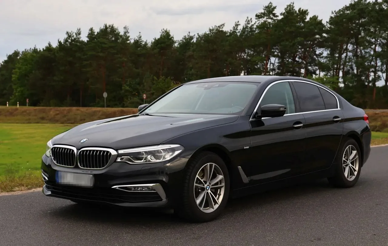 🚗 BMW 5 Series 520d xDrive Luxury Line