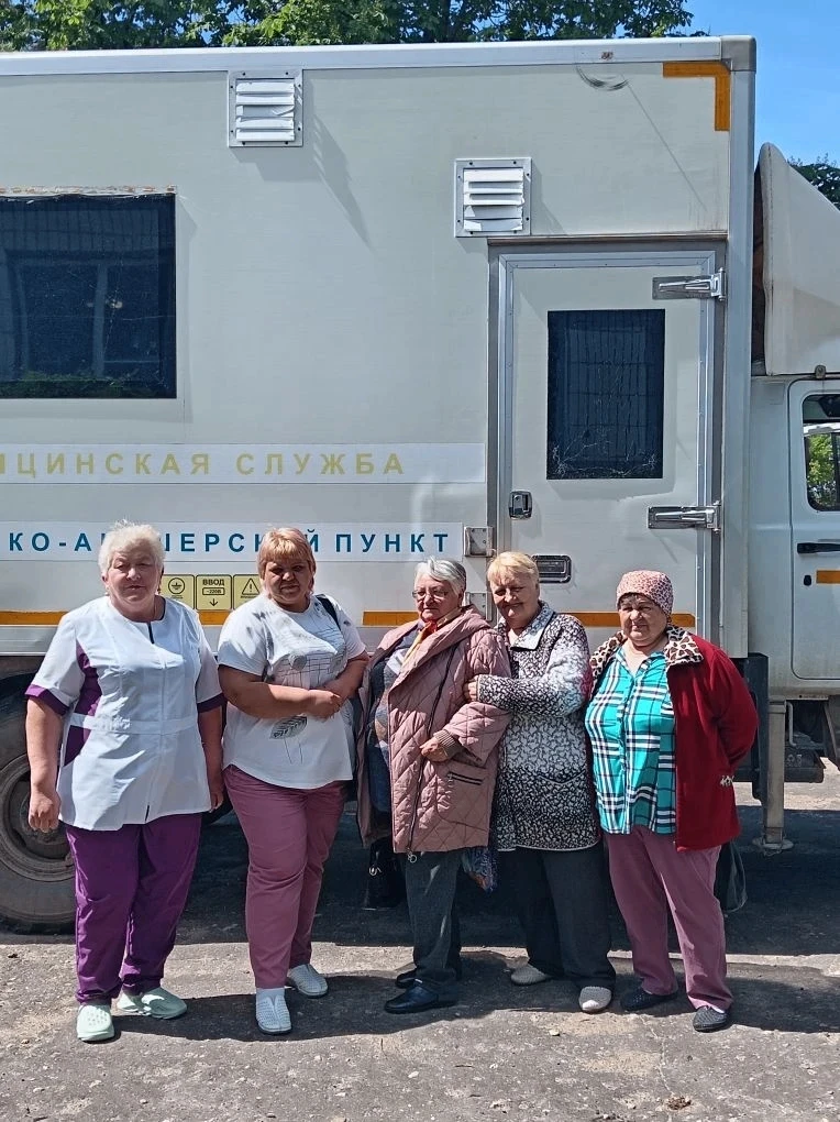 2 июня Специалисты ОБУЗ «Обоянской ЦРБ» организовали выезд в село Зорино, чтобы позабот...