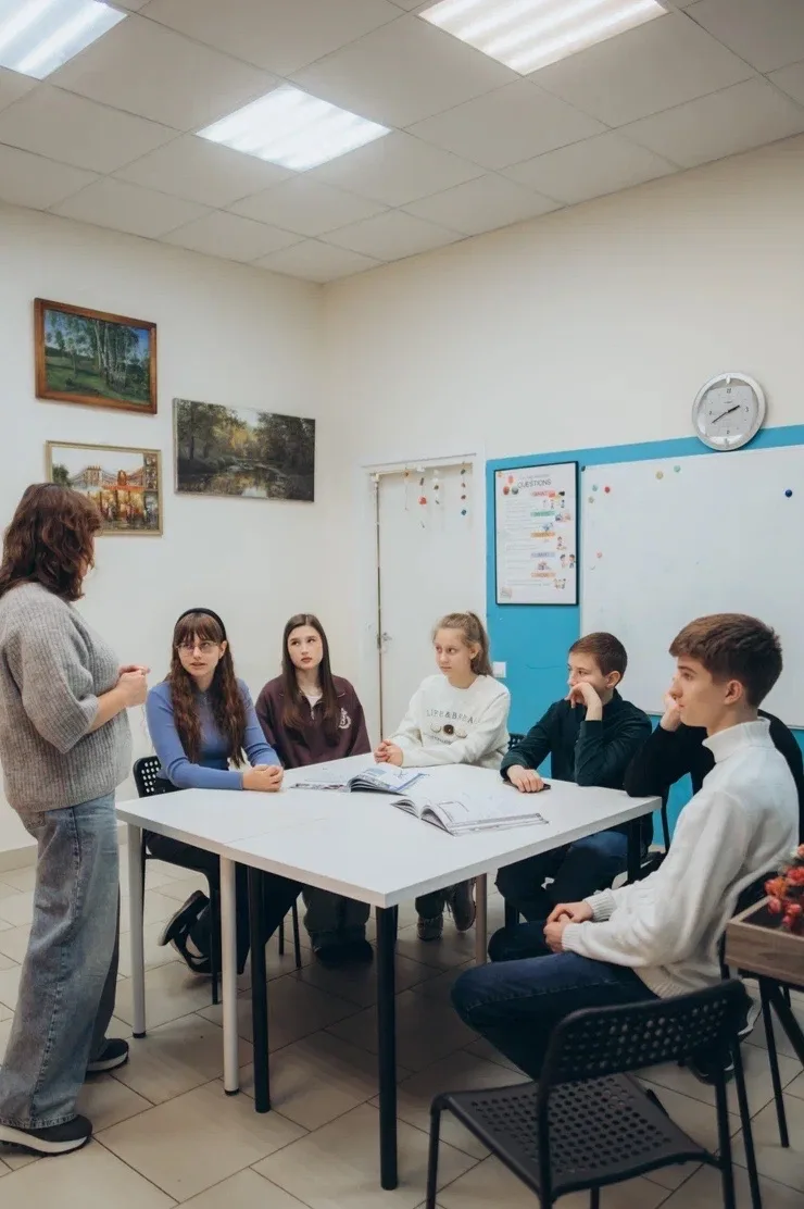 А вы знали, что в УЦ «ISECLUB» занимаются не только дети? 

Да, занятия для взрослых тоже есть! 
Как