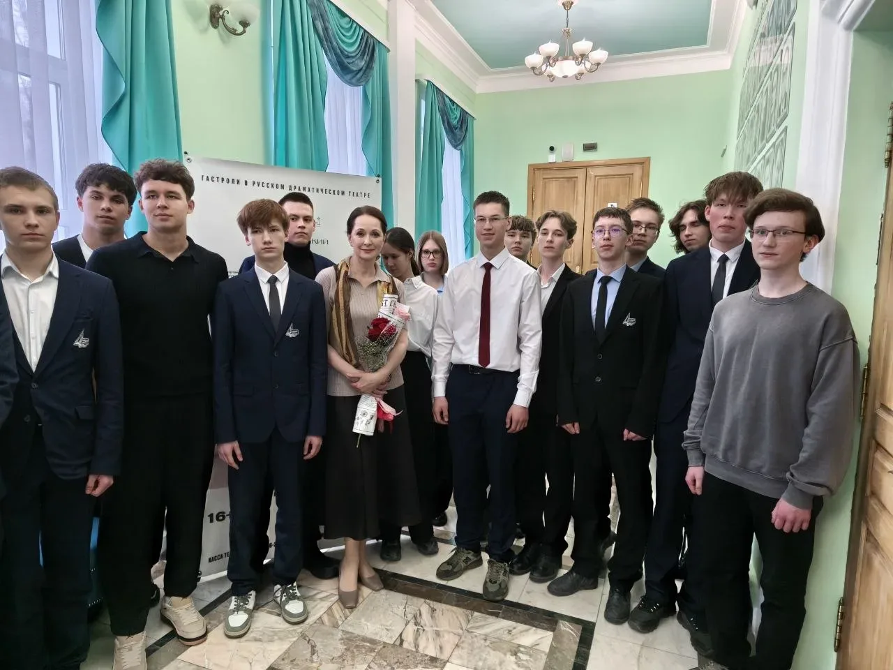 🎩 «Пушкинская карта» открыла для старшеклассников спектакль «Неотправленные письма» Театра им. Моссо