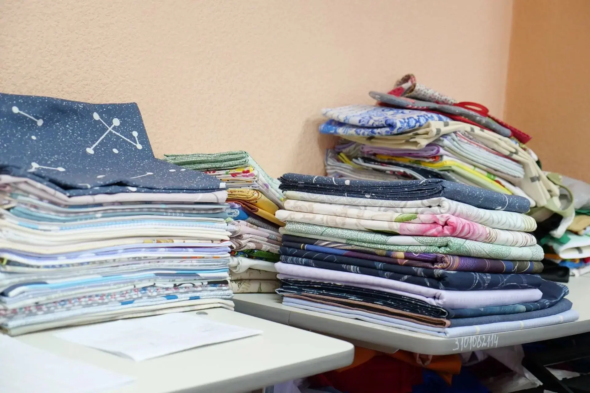 Поддержка начинается с простых, но очень важных дел 🙏 

Швейный цех МАУ «Наше время» ведёт сбор сыр