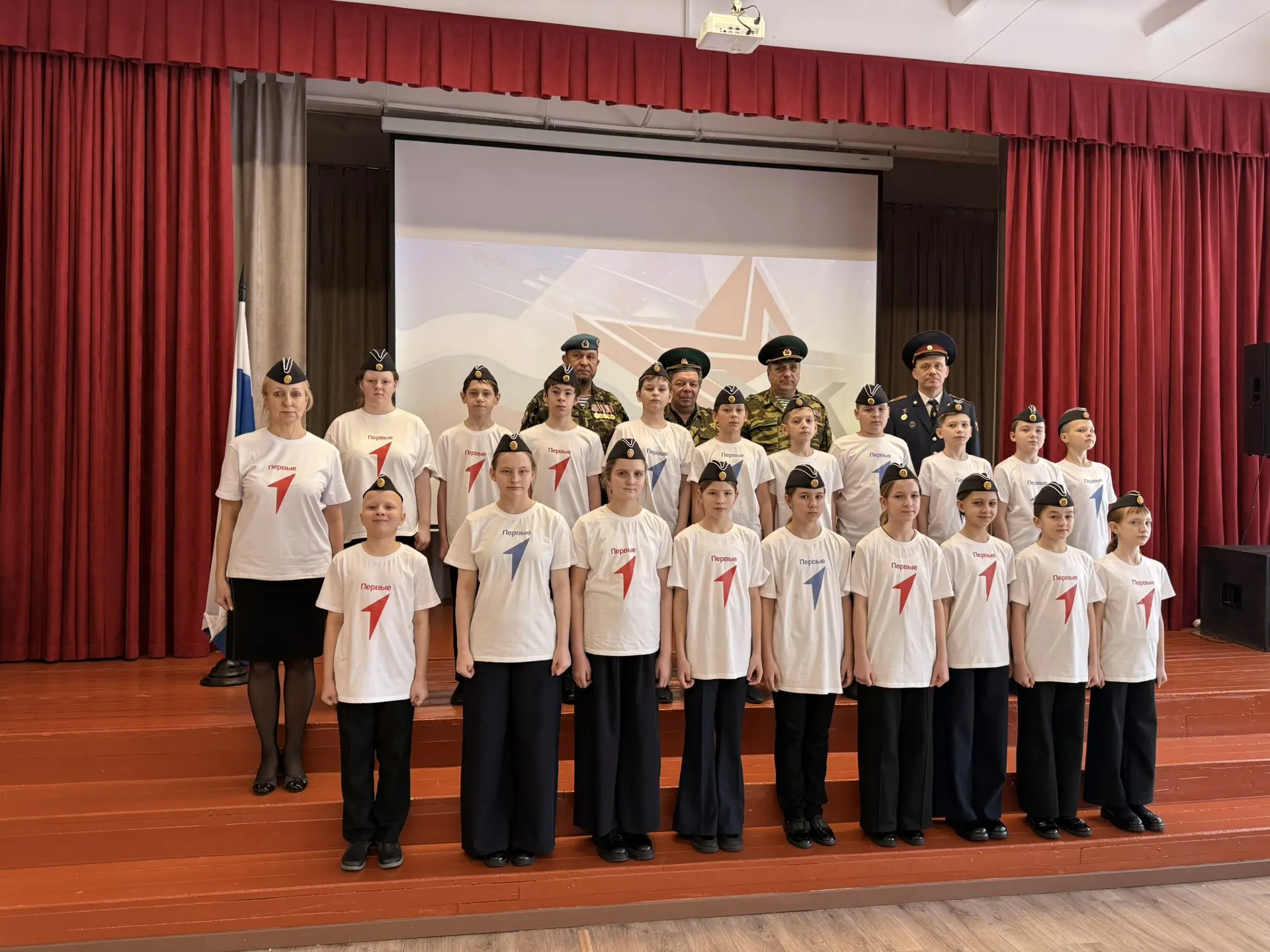 📣 Военно-патриотический месячник в нашей школе! 🎖️  С радостью сообщаем, что с 12 по 24 февраля в на