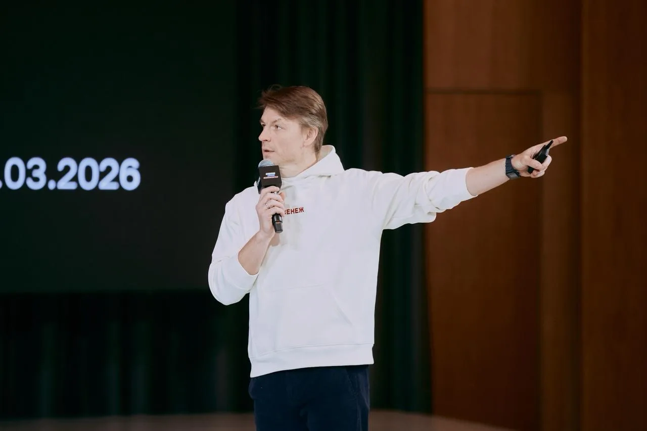 Руководитель Мастерской госдизайна в «Сенеже» о вывесках на латинице: «Это слепое следование моде»  