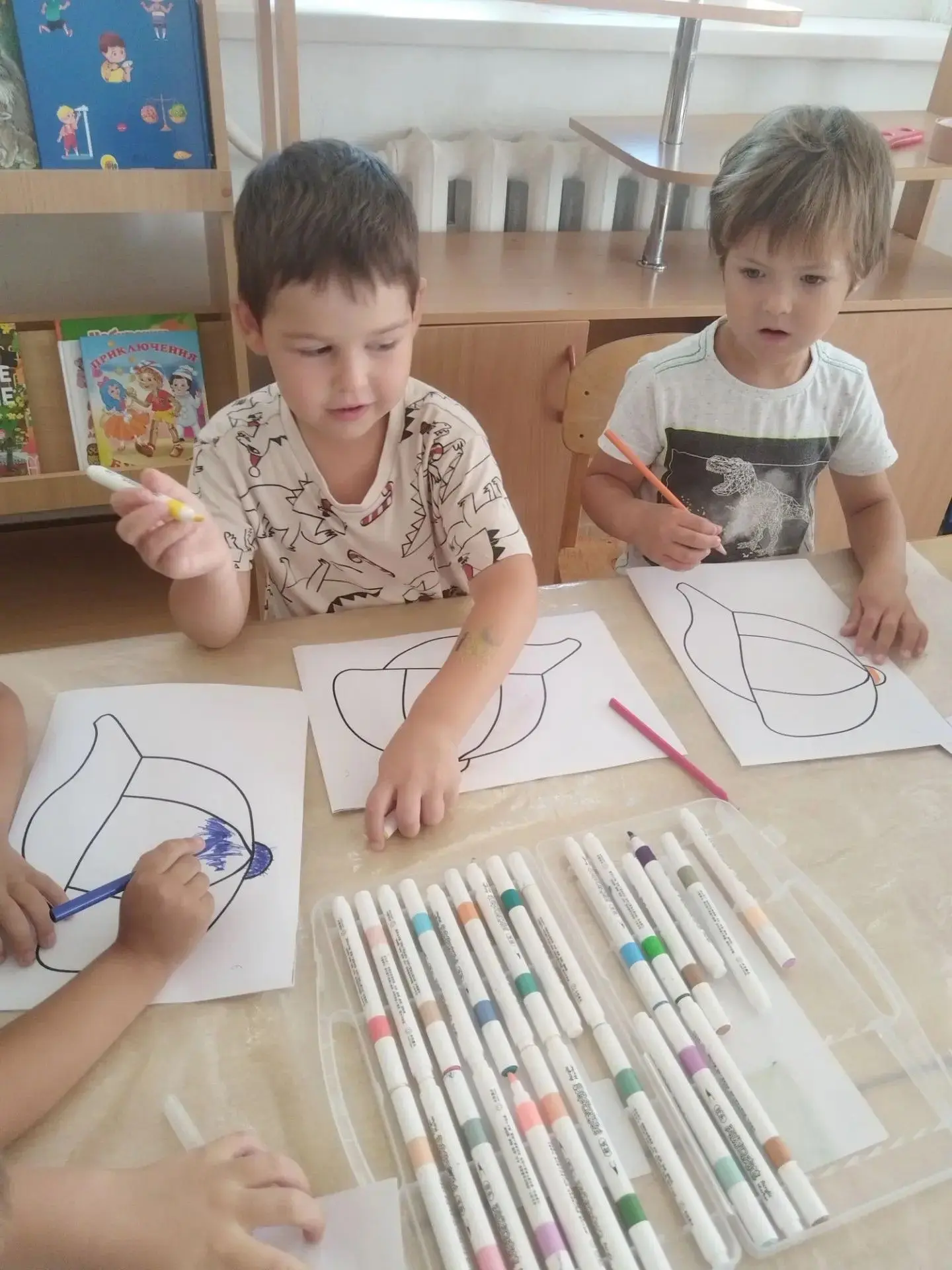 Нам купила мама,