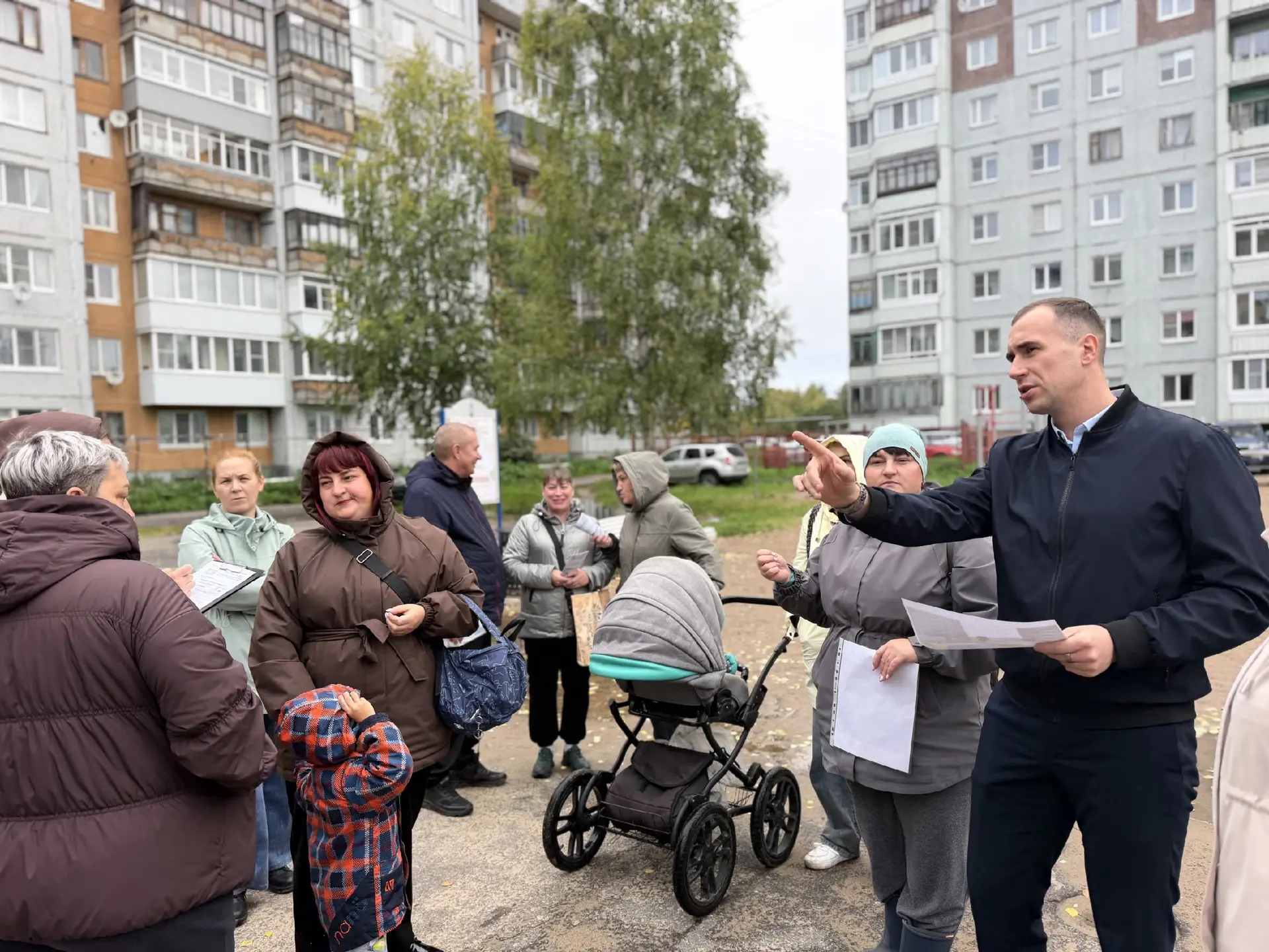 Ещё в Маймаксе провели собрание для жителей 26-го Лесозавода, которые выступили с иници...