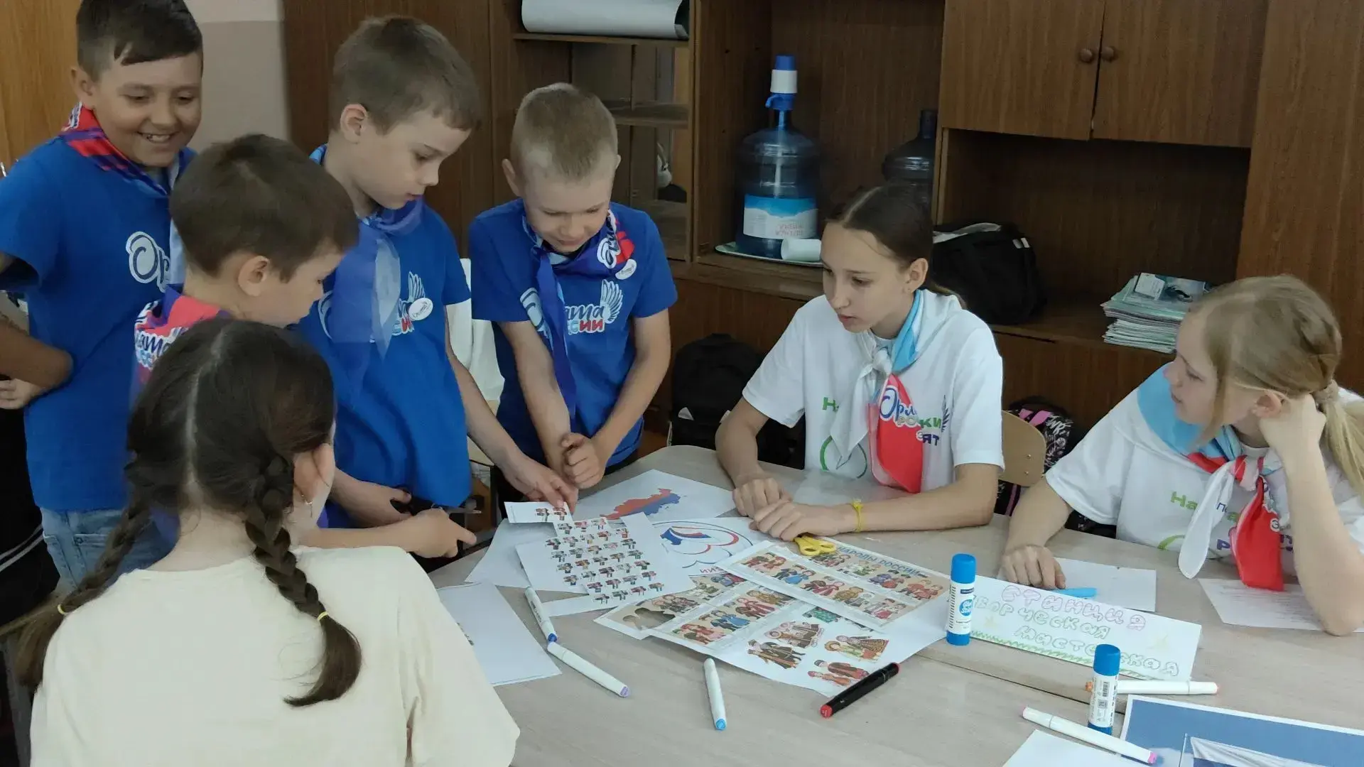 ✨ Наставники 2 «А» провели КТД «Народы России: в дружбе и единстве» ✨