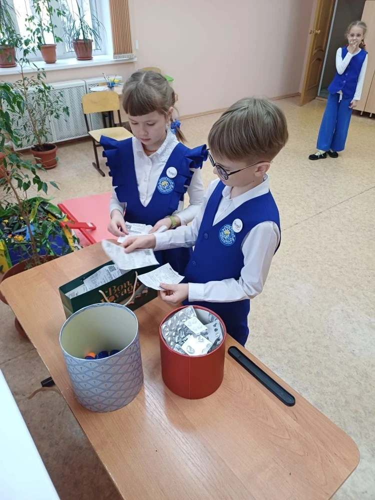 🌍 Зелёная школа: учимся беречь наш дом! 🌱 В нашей начальной школе активно внедряются эко-уроки по ма