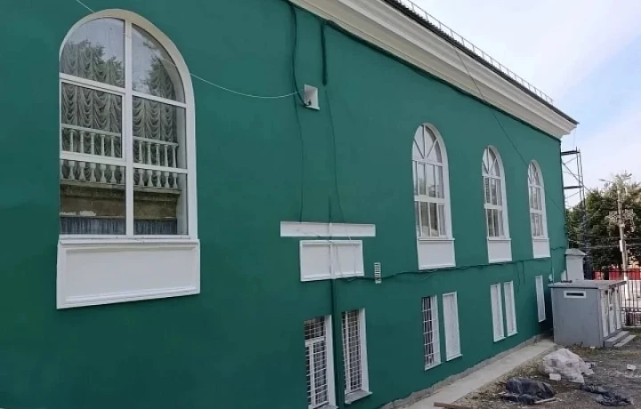 В тульском микрорайоне Криволучье за 13 млн рублей ремонтируют фасад и цоколь 70-летнег...