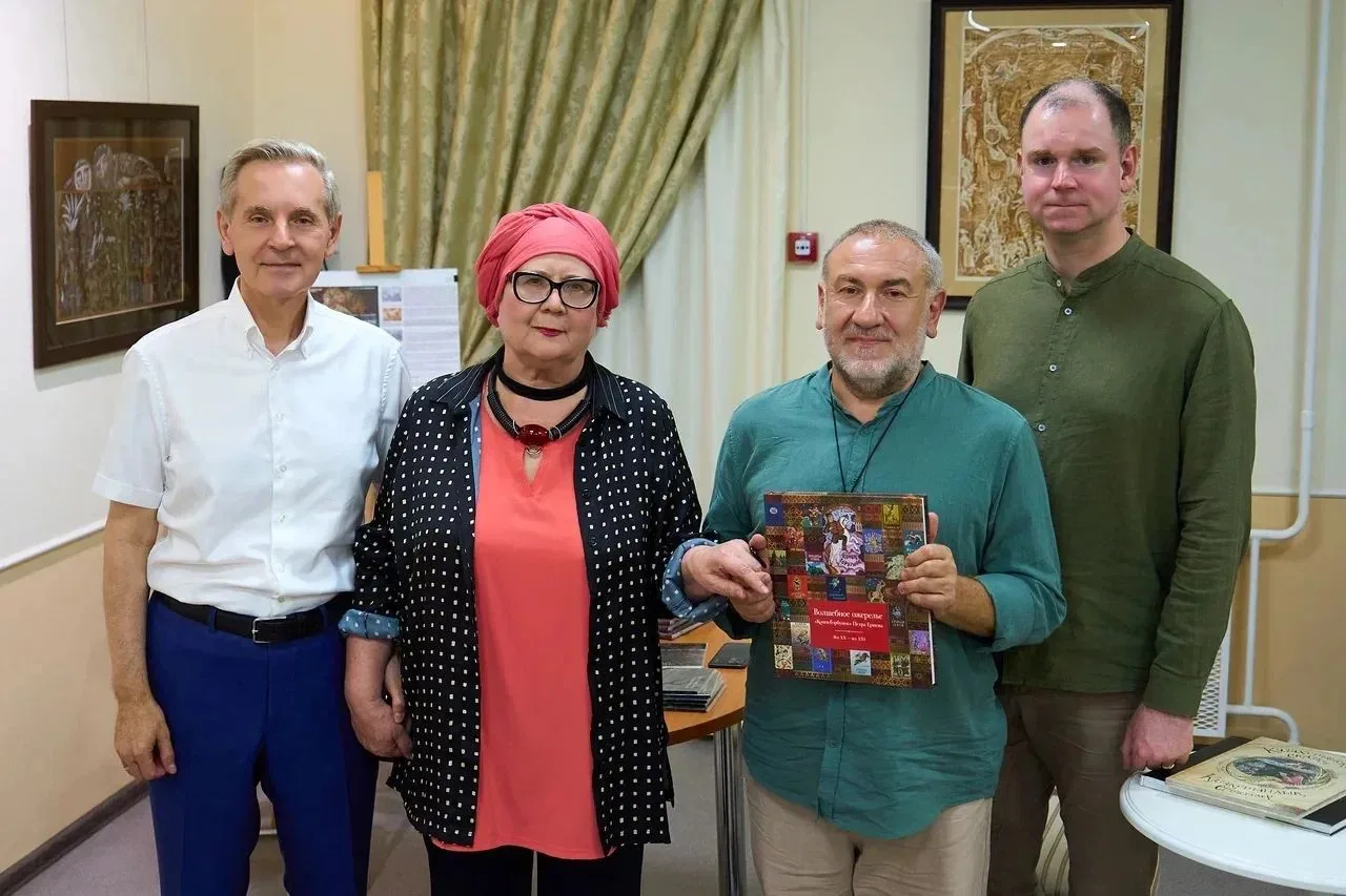 В творческой встрече с художником из Казахстана Вячеславом Люйко принял участие вместе с Дмитрием Фр