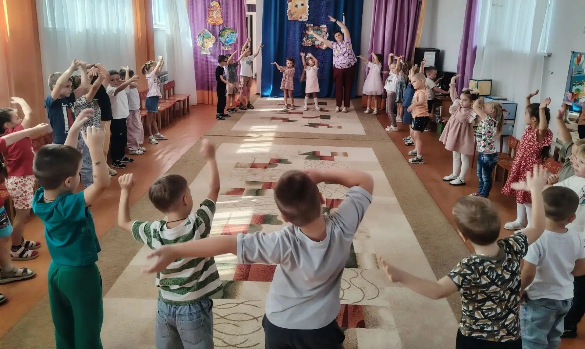 Лето быстро пролетело.