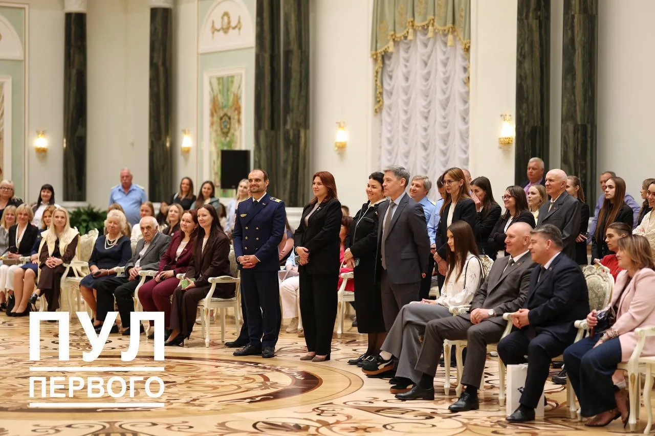 Утром - обсуждение важнейших для страны вопросов.

📸 Днем - экскурсия.

📣 120 гостей сегодня отвле