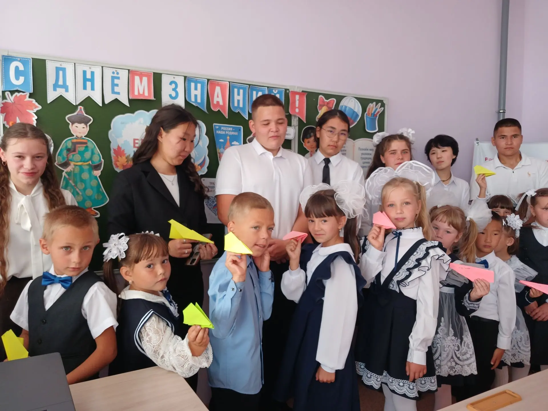 ✨️✨️✨️🇷🇺🇷🇺🇷🇺В Молькинской школе состоялась торжественная линейка, посвящённая Дню...