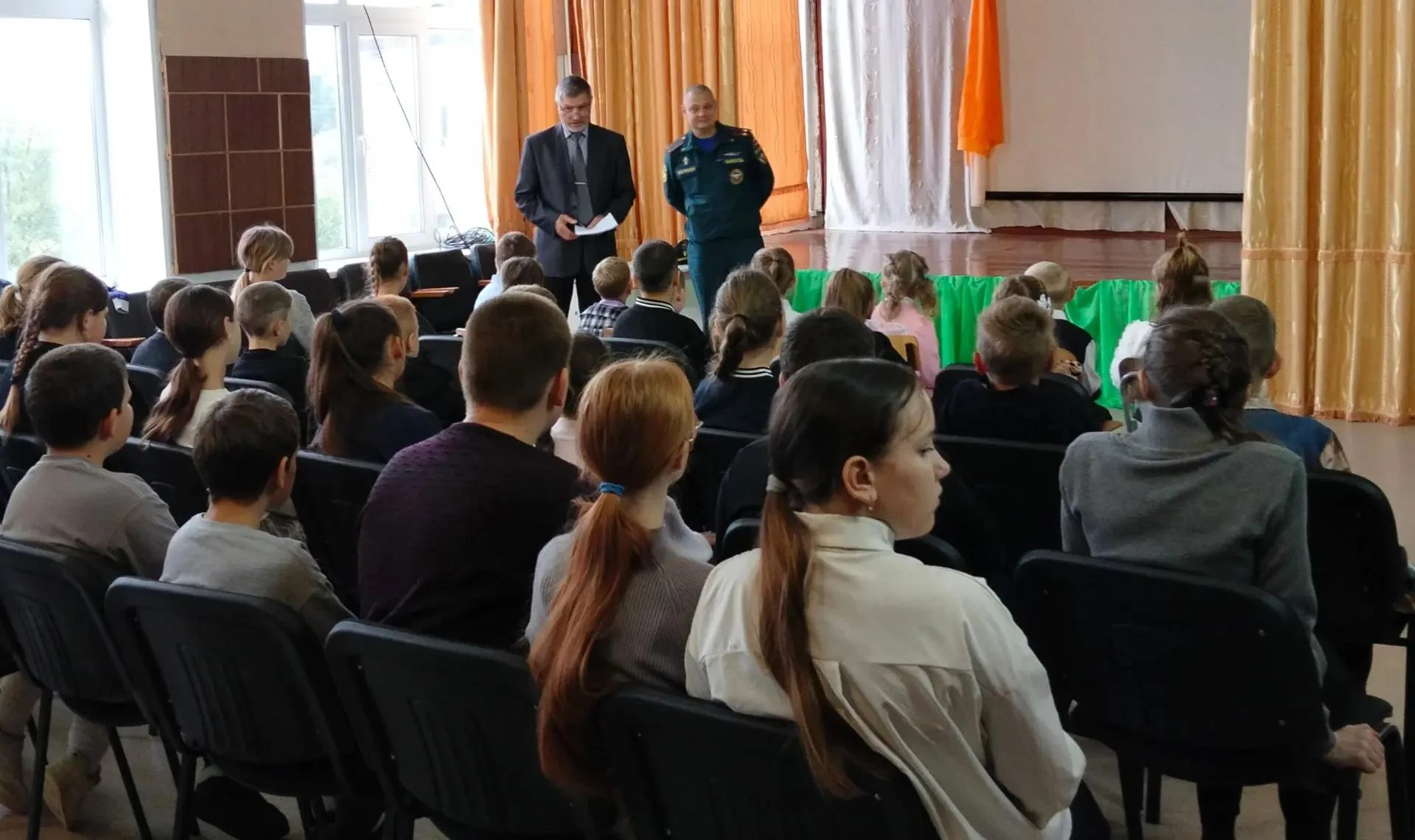 🚒 В рамках открытого урока по «Культуре безопасности жизнедеятельности» в нашей школе ...