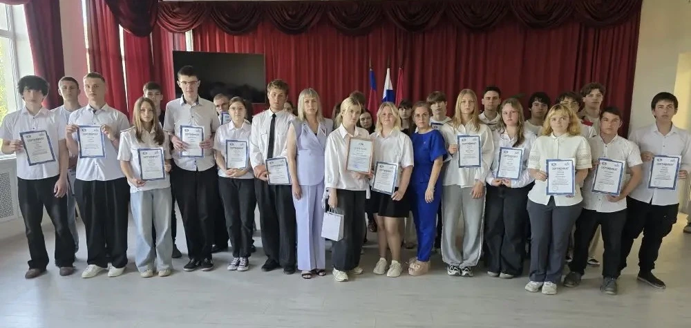 «Осознанный выбор — сила России»: в Кореновском политехническом техникуме наградили участников «Изби