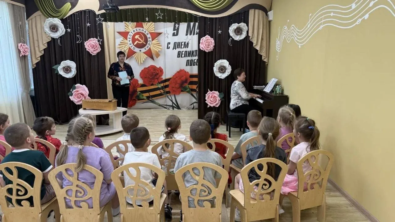 Продолжая концерты в детских садах, 18 маяпреподаватели нашей музыкальной школы посетил...