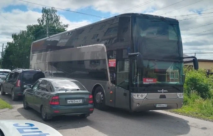 В Чувашии сотрудники полиции в ходе проверки автобуса выявили 3 нарушителей миграционно...