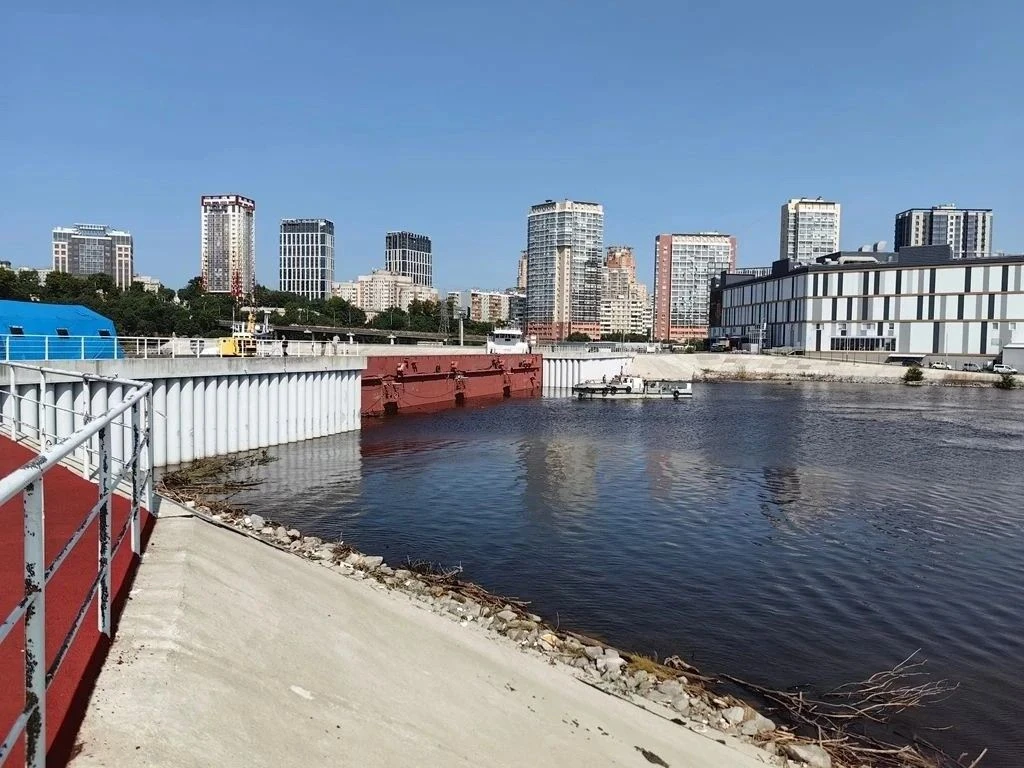 В Хабаровске успешно прошли испытания уникального понтона-батопорта.