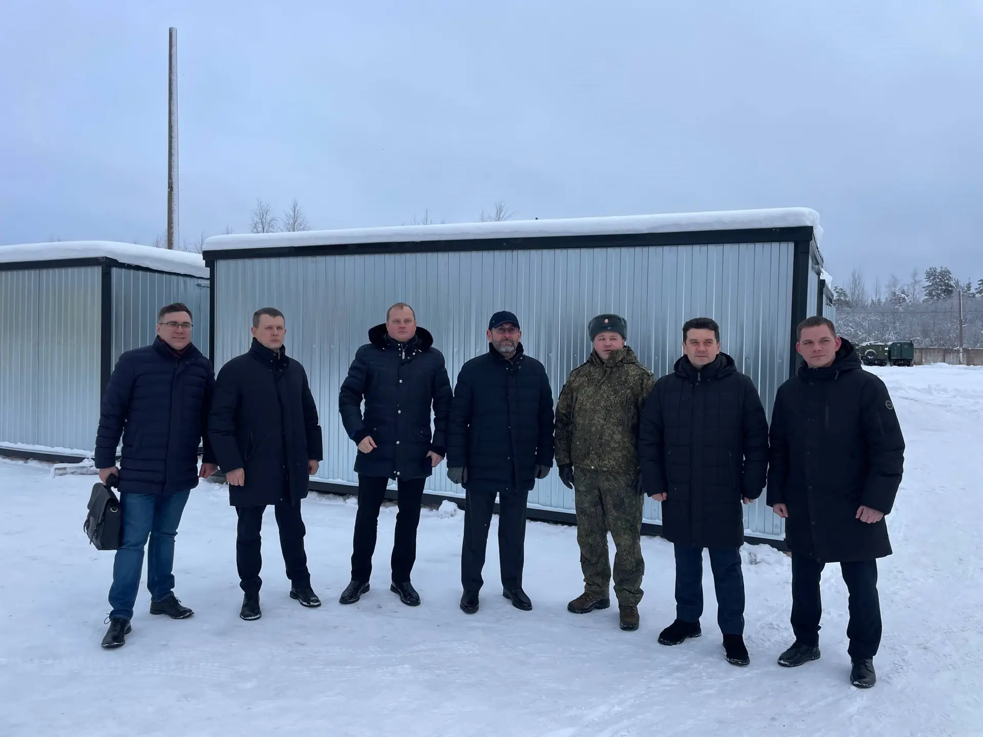 Сегодня депутат Законодательного собрания Ленинградской области М.В. Коломыцев, глава администрации 