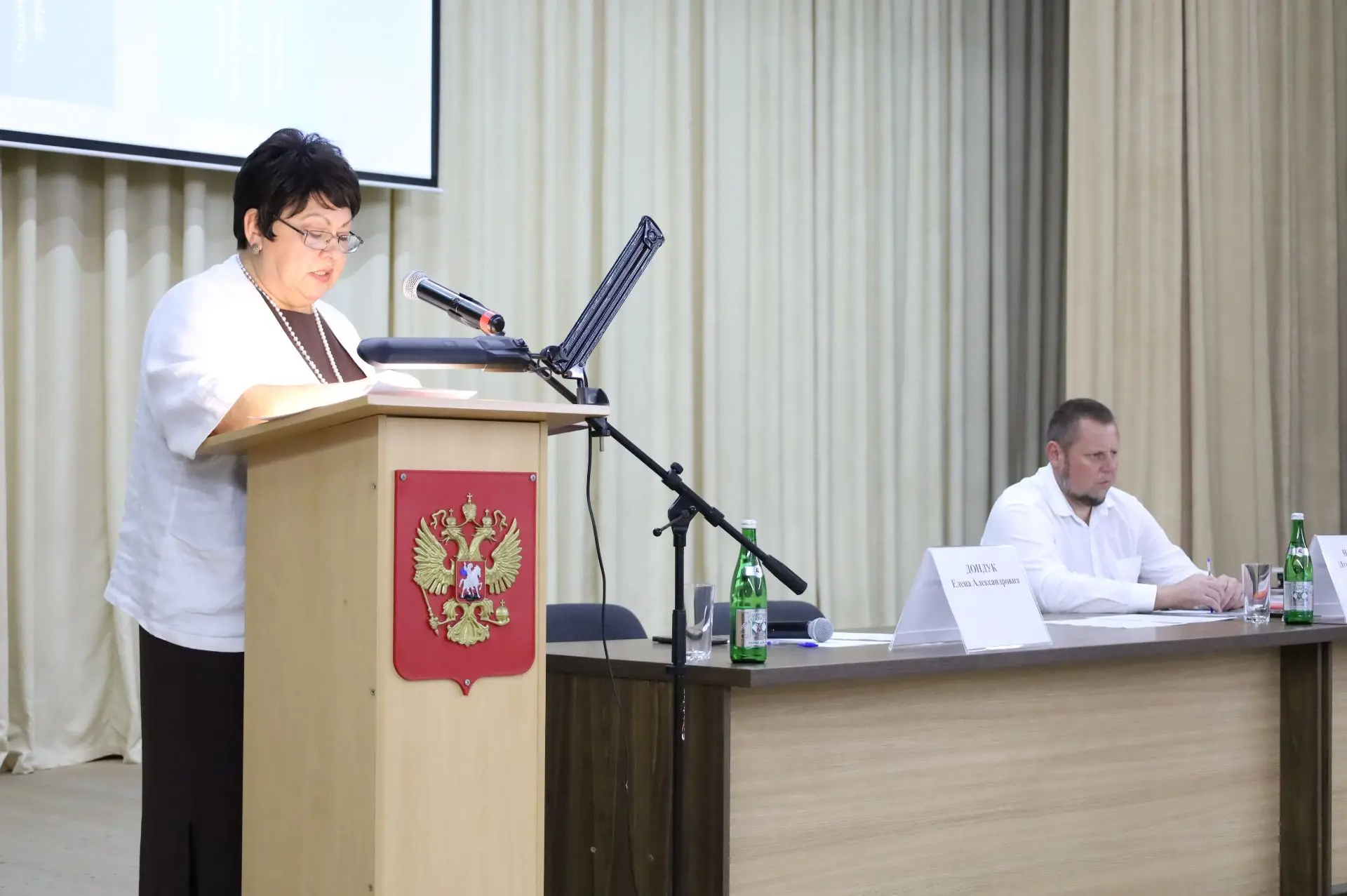 На очередной встрече с активом глава Ивановского сельского поселения Елена Александровна Дондук расс