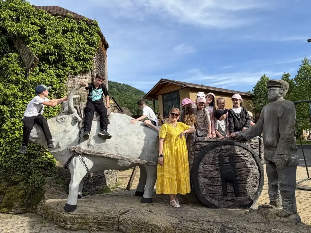 🌞 Прощай, школа! Здравствуй, лето!   3 «В» класс с размахом открыл летние каникулы! 🌞Ребята выбралис