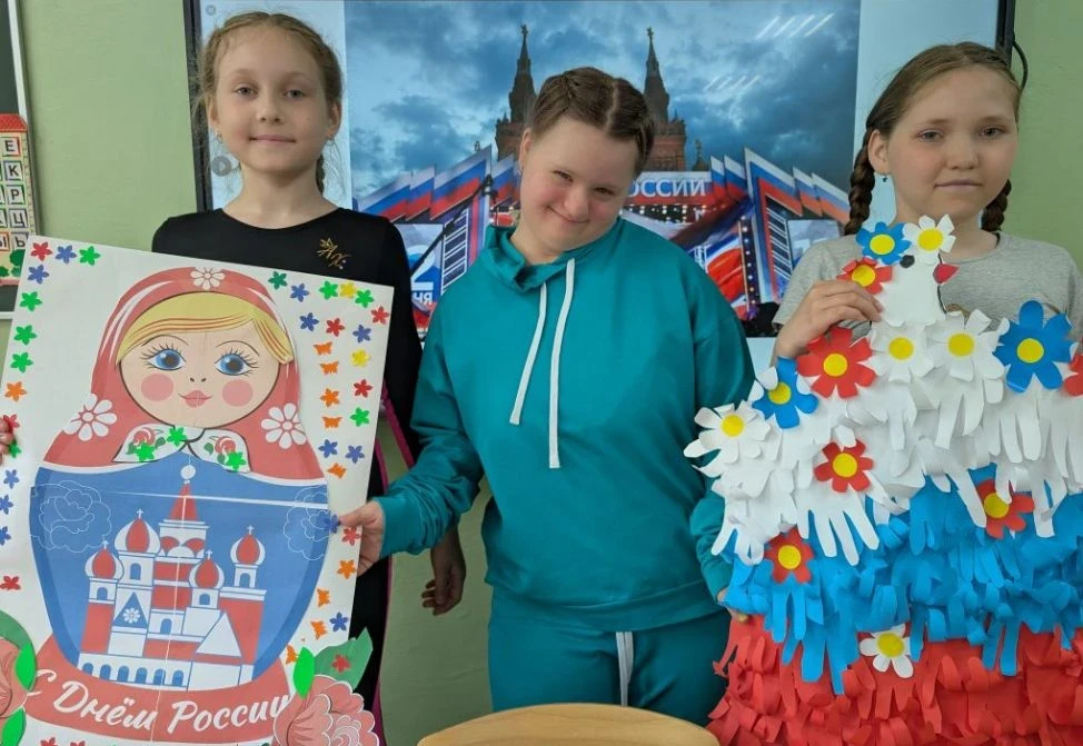 🎉 С Днём России! 🇷🇺

В преддверии великого праздника воспитанники профильной смены «Солнечный кал