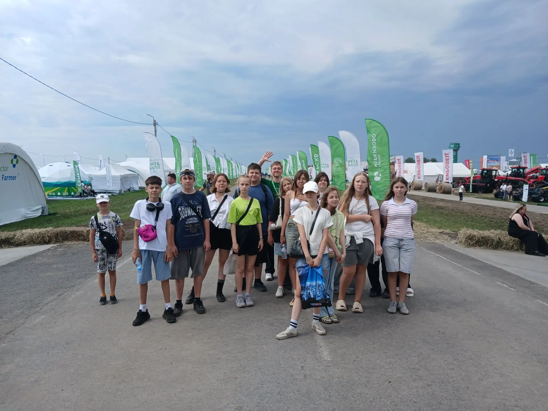 🚜🌱 Будущее агрономии уже здесь! Наши ученики на «Дне поля — 2026» 🌾🚜

Сегодня наши ребята отправ