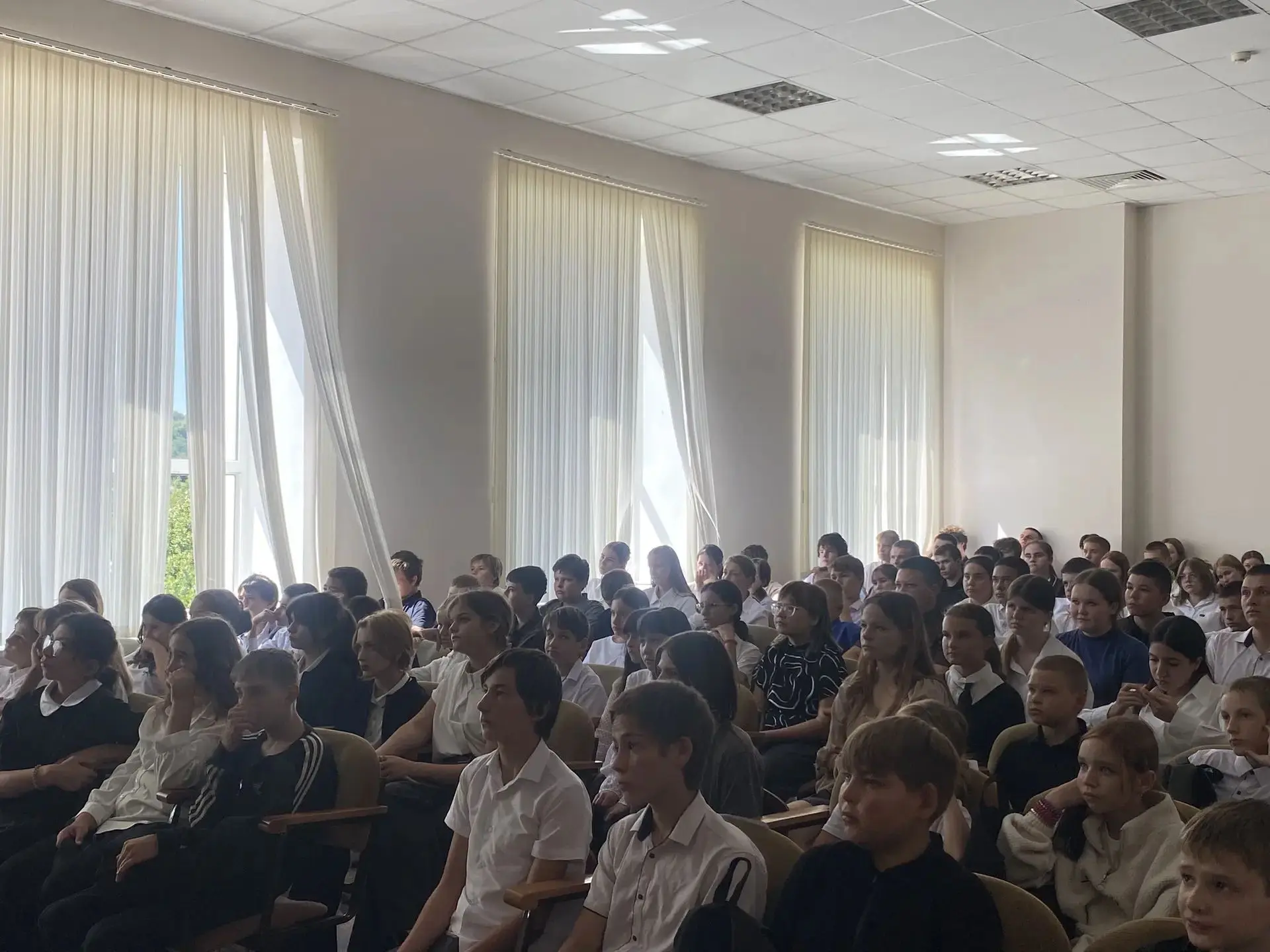 Сегодня в школе прошло мероприятие, посвящённое борьбе с терроризмом. Мы поговорили о т...