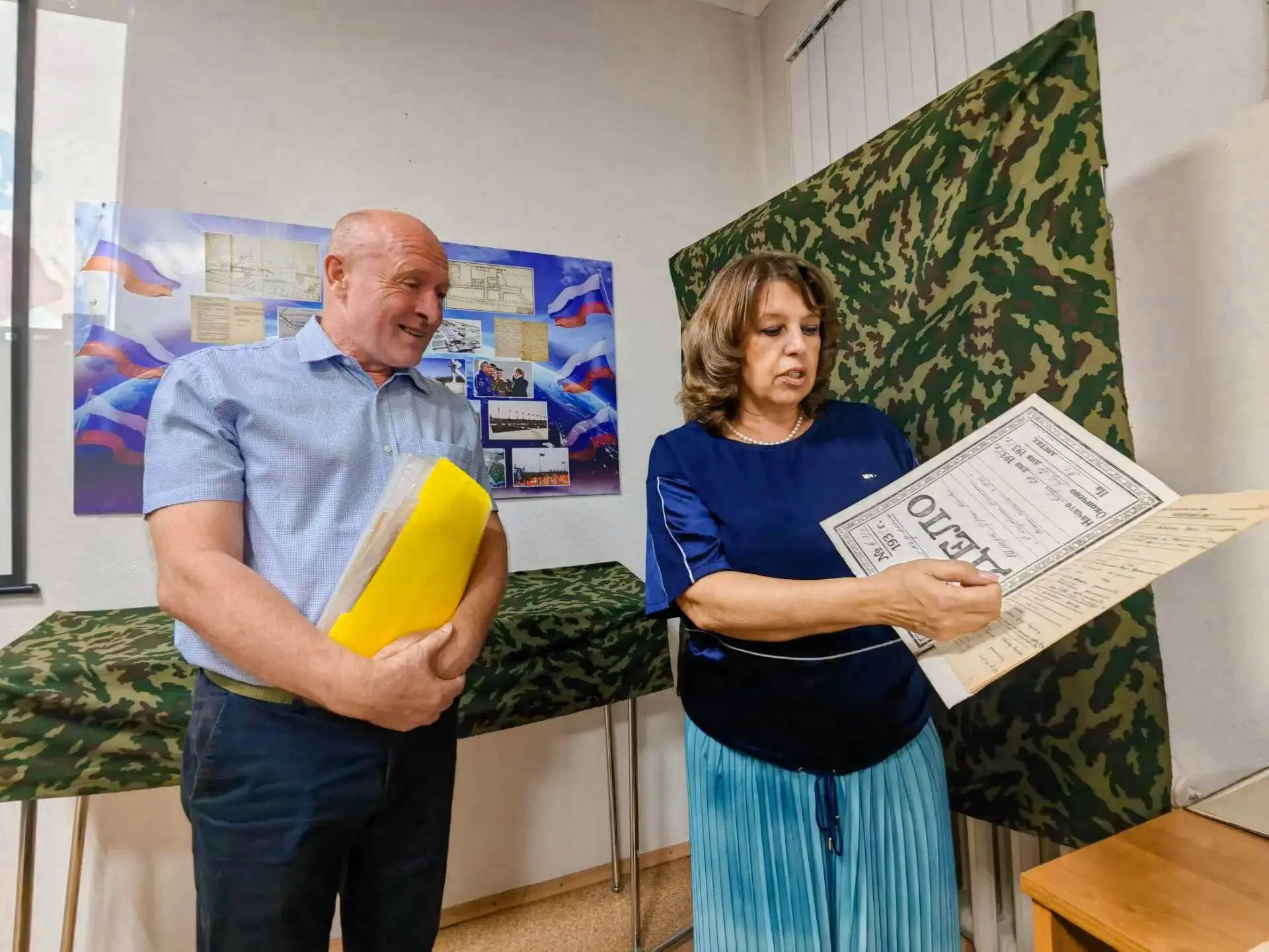 В ходе встречи директор Томского РНД Александр Гейер передал документы писателя Герхард...