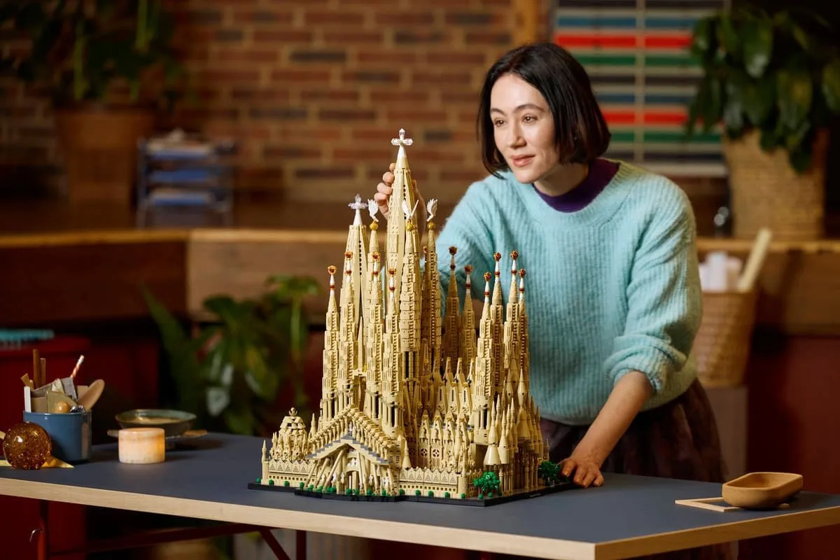 Представлен крупнейший набор LEGO Саграда Фамилия. 21 000 деталей, стоимость около 60 0...