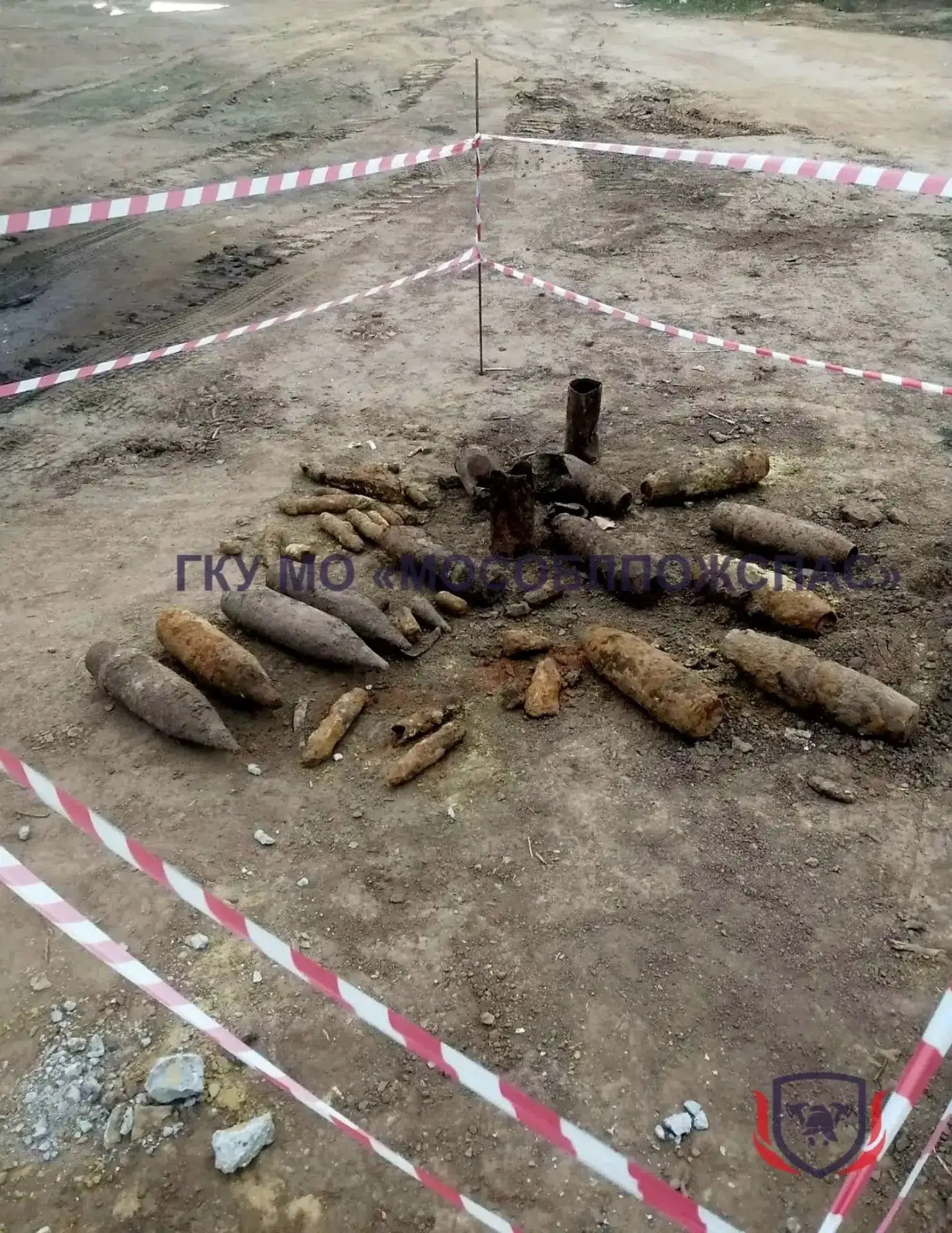 👀 Котлован с "сюрпризом": взрывотехники обезвредили 28 боеприпасов времён ВОВ 💥