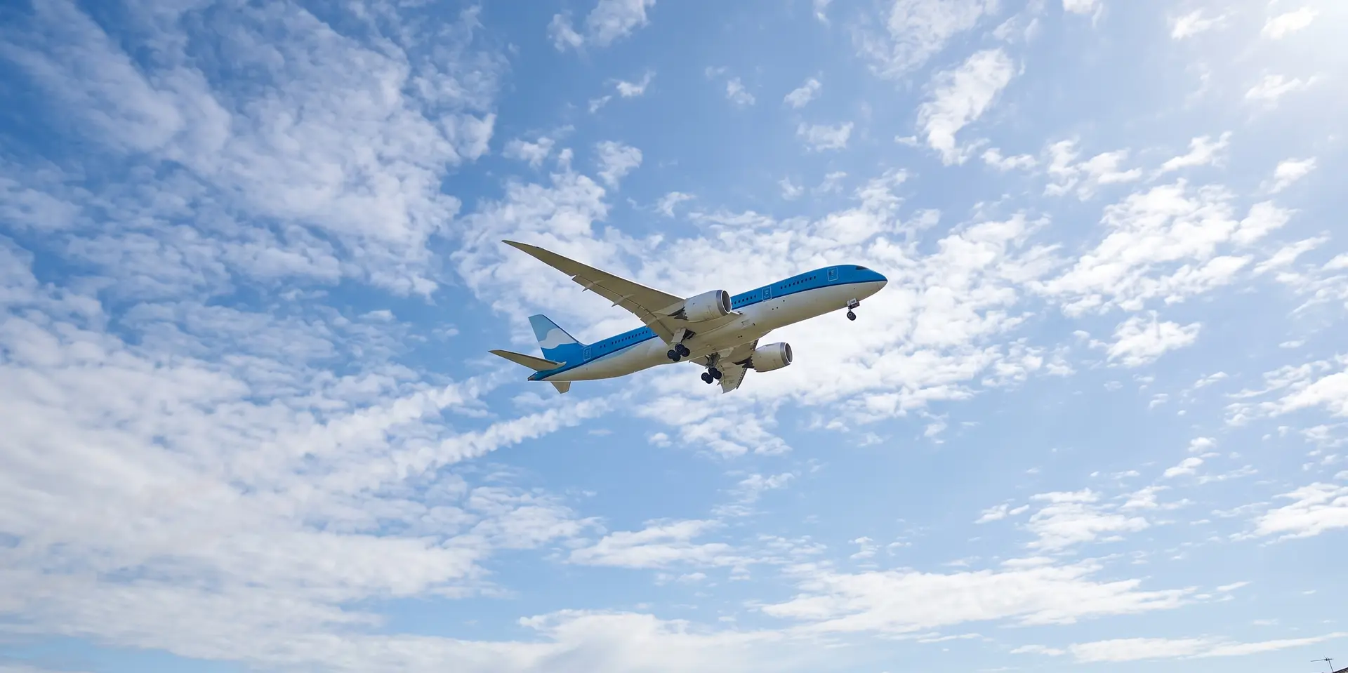 Сегодня утром Boeing 737 подал сигнал о захвате судна. Однако террористов на борту не о...