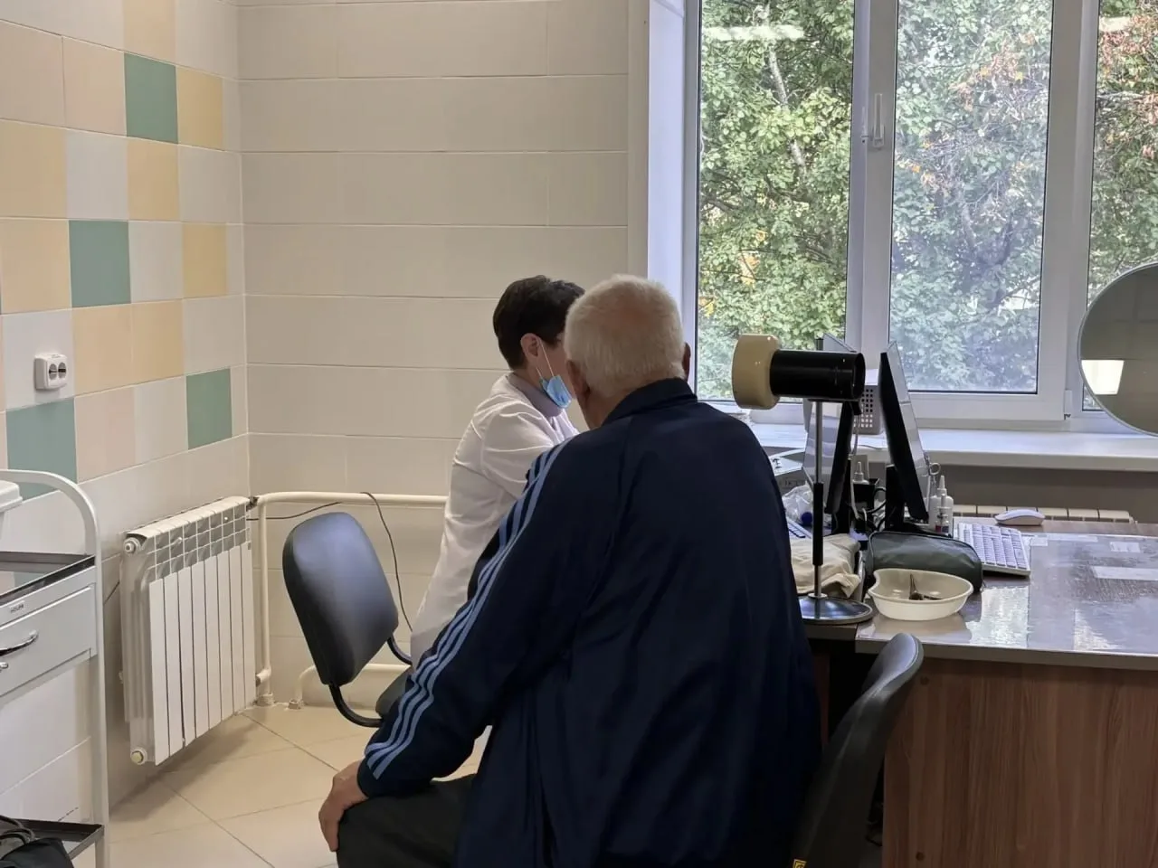 👂Республика клиник хастаханәсе белгечләре Яшел Үзәнгә ишетү аппаратлары тапшыру һәм ур...