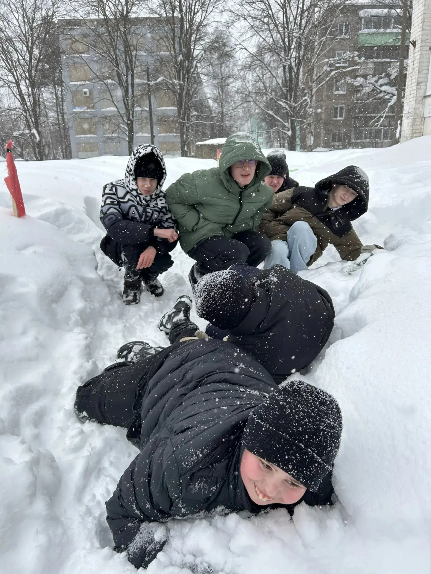 Игра «Зарница» 💪подарила команде  8г класса яркие эмоции и ценные уроки дружбы, взаимовыручки и любв