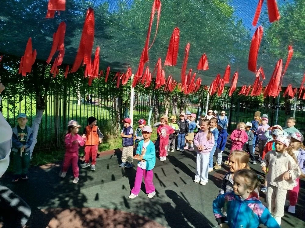 С чего начинается бодрое утро в нашем саду? 🌞