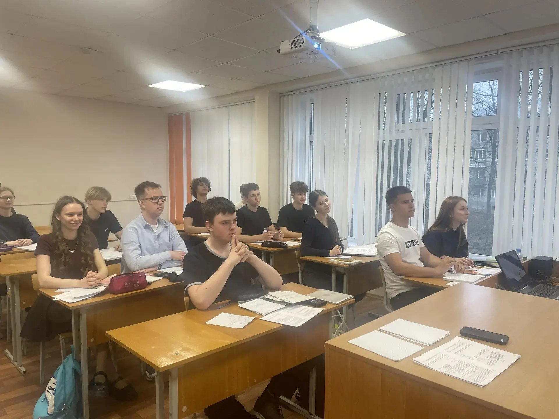 В рамках курса «Россия - мои горизонты» 19 марта в 10 а классе прошло "Проектное занятие: поговори с