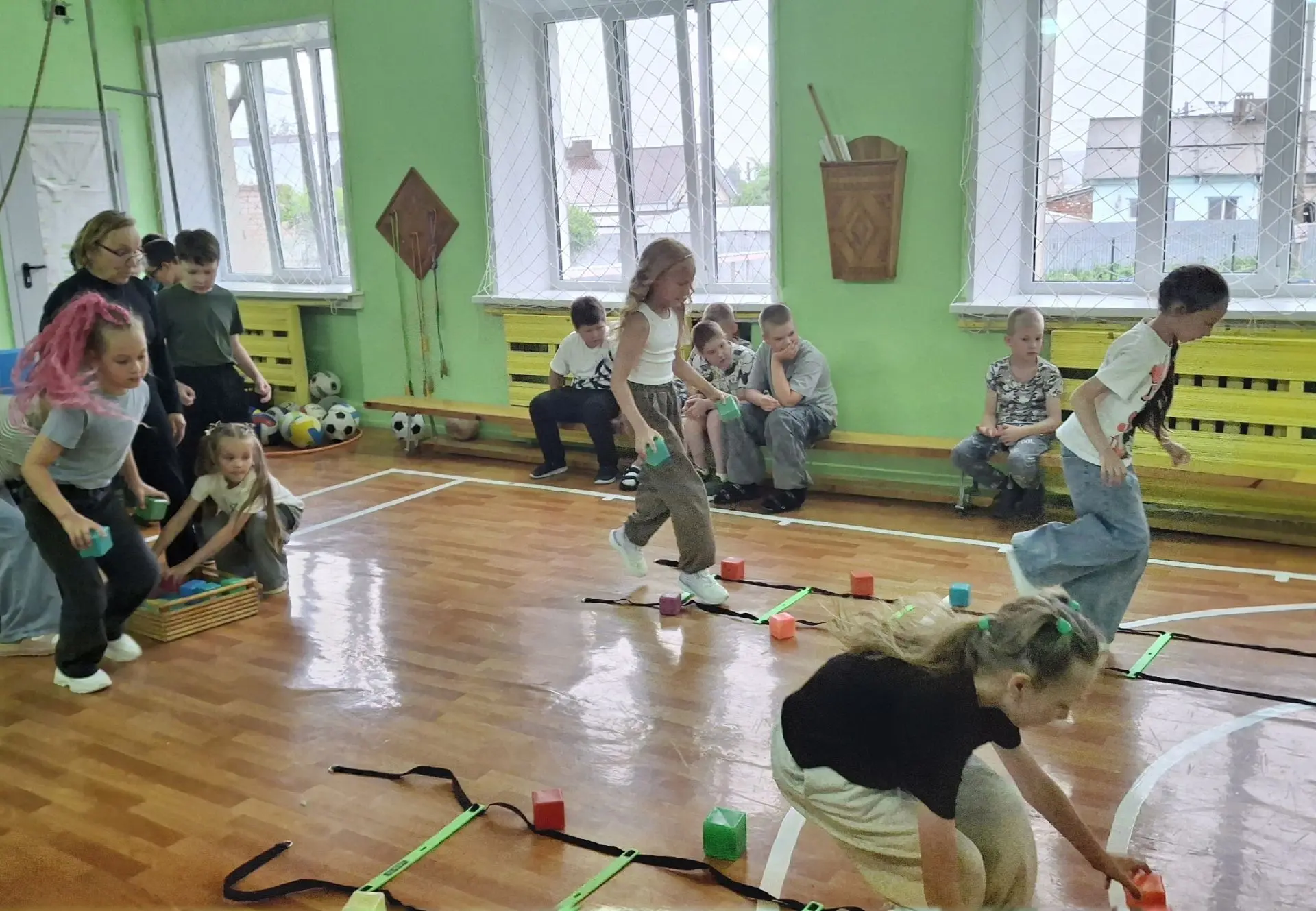 Спортивный заряд в «Весёлой Карусели»! 💫🏃‍♂️🏃‍♀️

15 июня в нашем школьном лагере прошли весёлые 