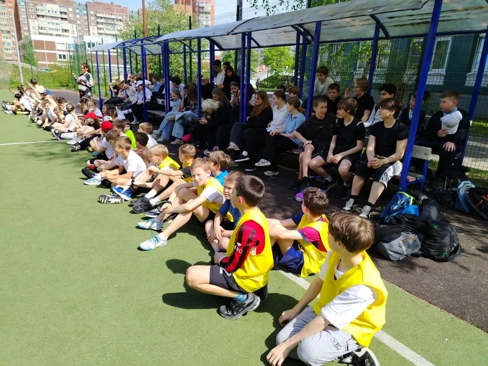 ⚽ЗВЁЗДНЫЙ ЧАС ФУТБОЛА: В НАШЕЙ ШКОЛЕ ПРОШЁЛ МАСТЕР-КЛАСС С УЧАСТИЕМ ПРОФЕССИОНАЛА  19 мая на футболь