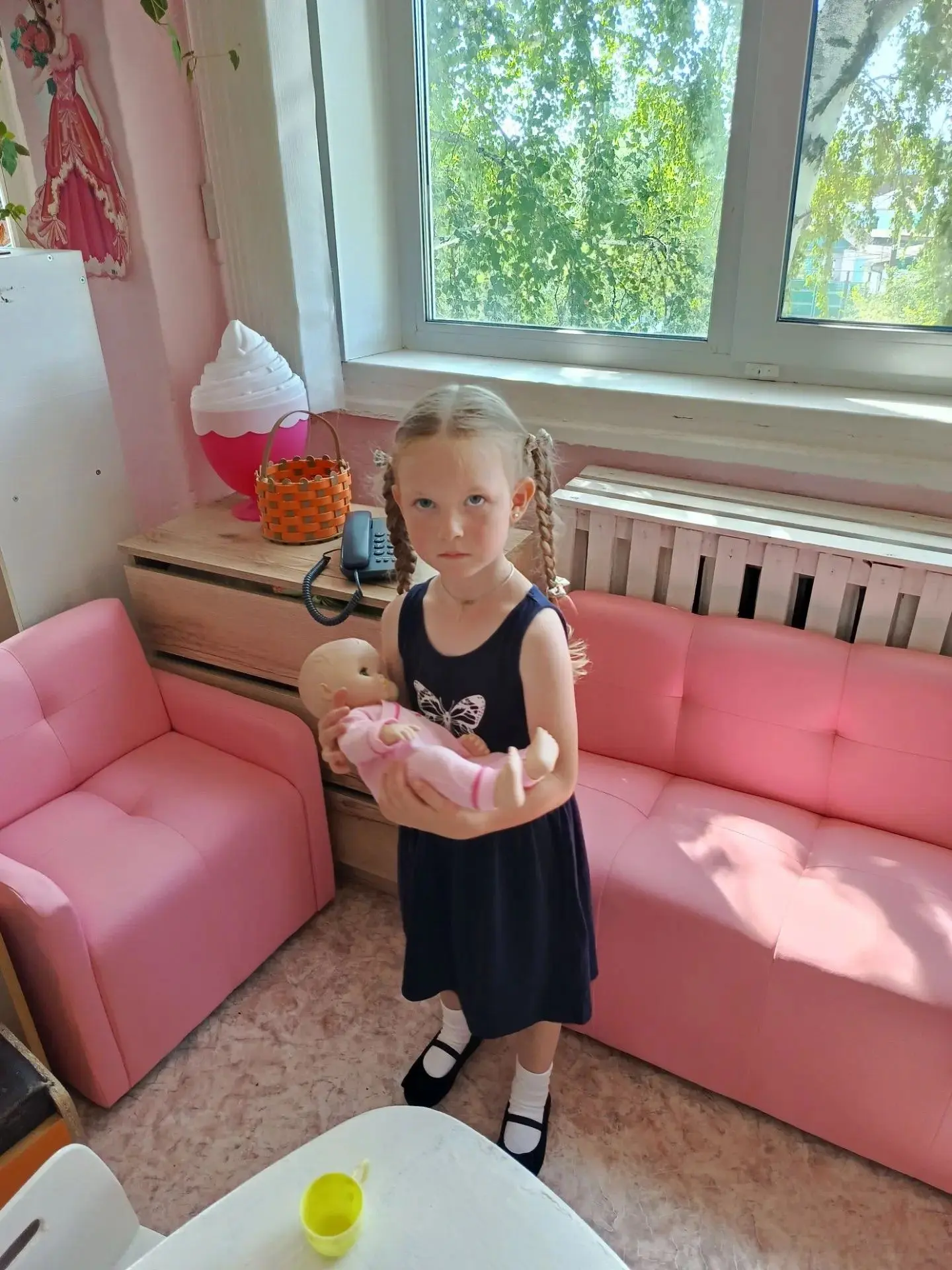 В день семьи, любви и верности ребята средней группы играли в сюжетно- ролевую игру " моя дружная се